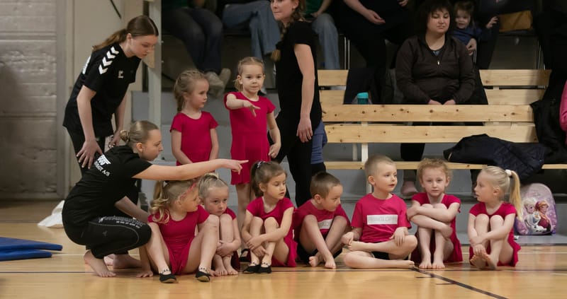 Forårsopvisning Give GIF marts 2023 vol. 2