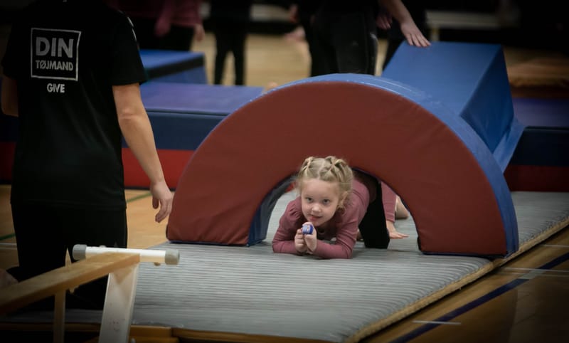 Forårsopvisning Give GIF marts 2023 vol. 2