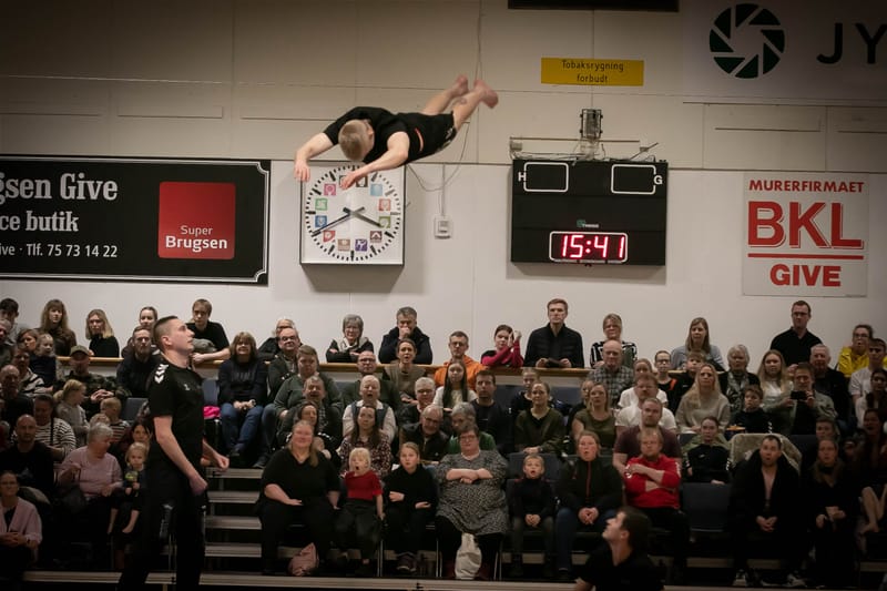 Forårsopvisning Give GIF marts 2023 vol. 2