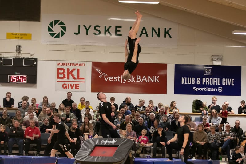 Forårsopvisning Give GIF marts 2023 vol. 2