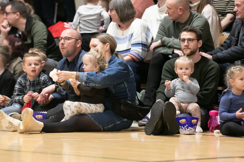 Forårsopvisning Give GIF marts 2023 vol. 2