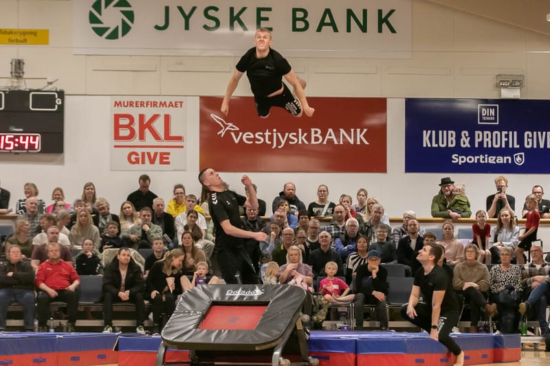 Forårsopvisning Give GIF marts 2023 vol. 2