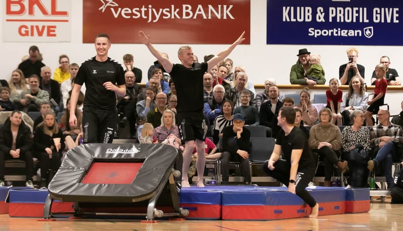 Forårsopvisning Give GIF marts 2023 vol. 2