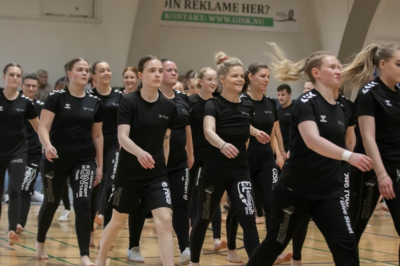 Forårsopvisning Give GIF marts 2023 vol. 2