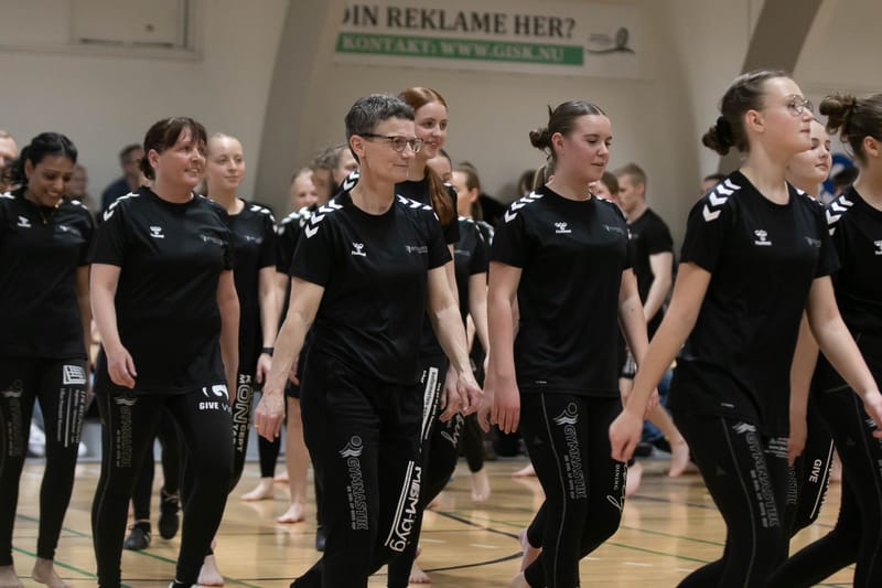 Forårsopvisning Give GIF marts 2023 vol. 2