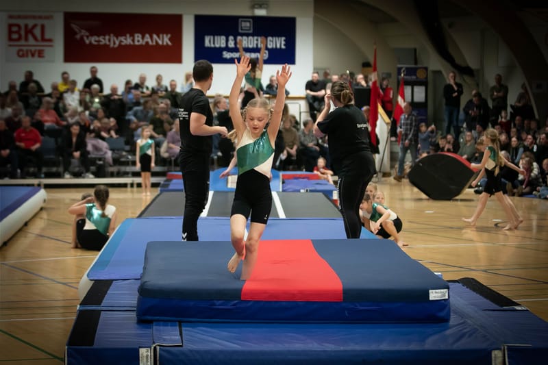 Forårsopvisning Give GIF marts 2023 vol. 2