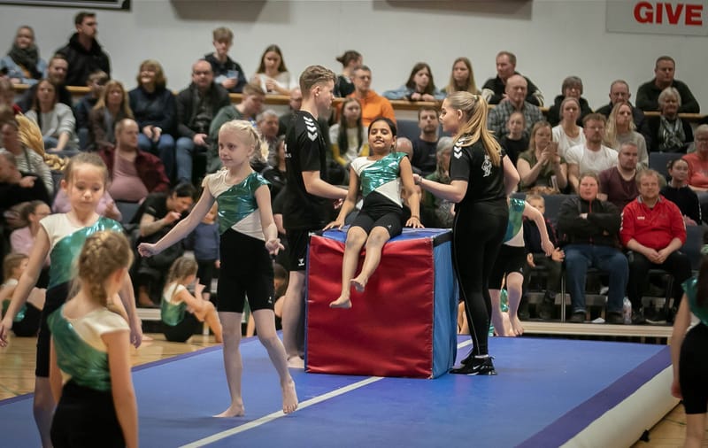 Forårsopvisning Give GIF marts 2023 vol. 2