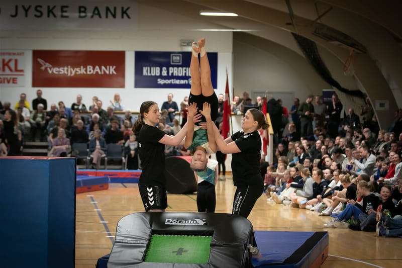 Forårsopvisning Give GIF marts 2023 vol. 2