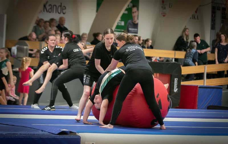 Forårsopvisning Give GIF marts 2023 vol. 2