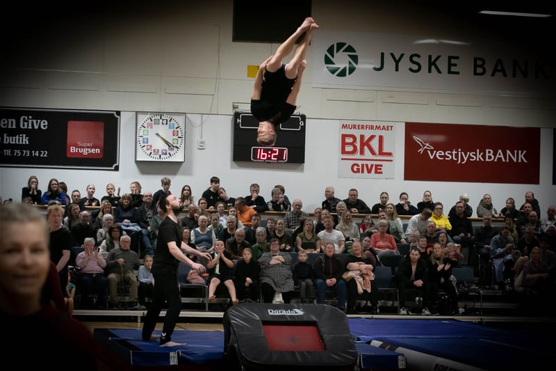 Forårsopvisning Give GIF marts 2023 vol. 2