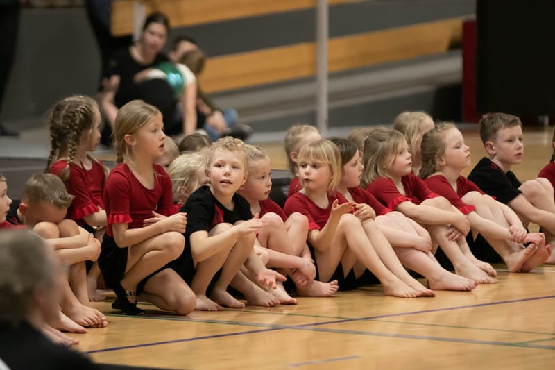 Forårsopvisning Give GIF marts 2023 vol. 2