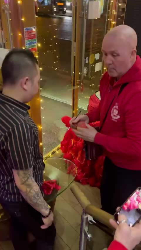 Eye dotting. Awakening the senses of our new Fut Hok lion