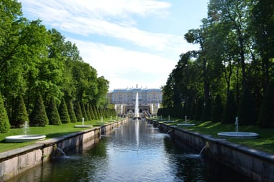 St. Petersburg to Peterhof Taxi Fare image