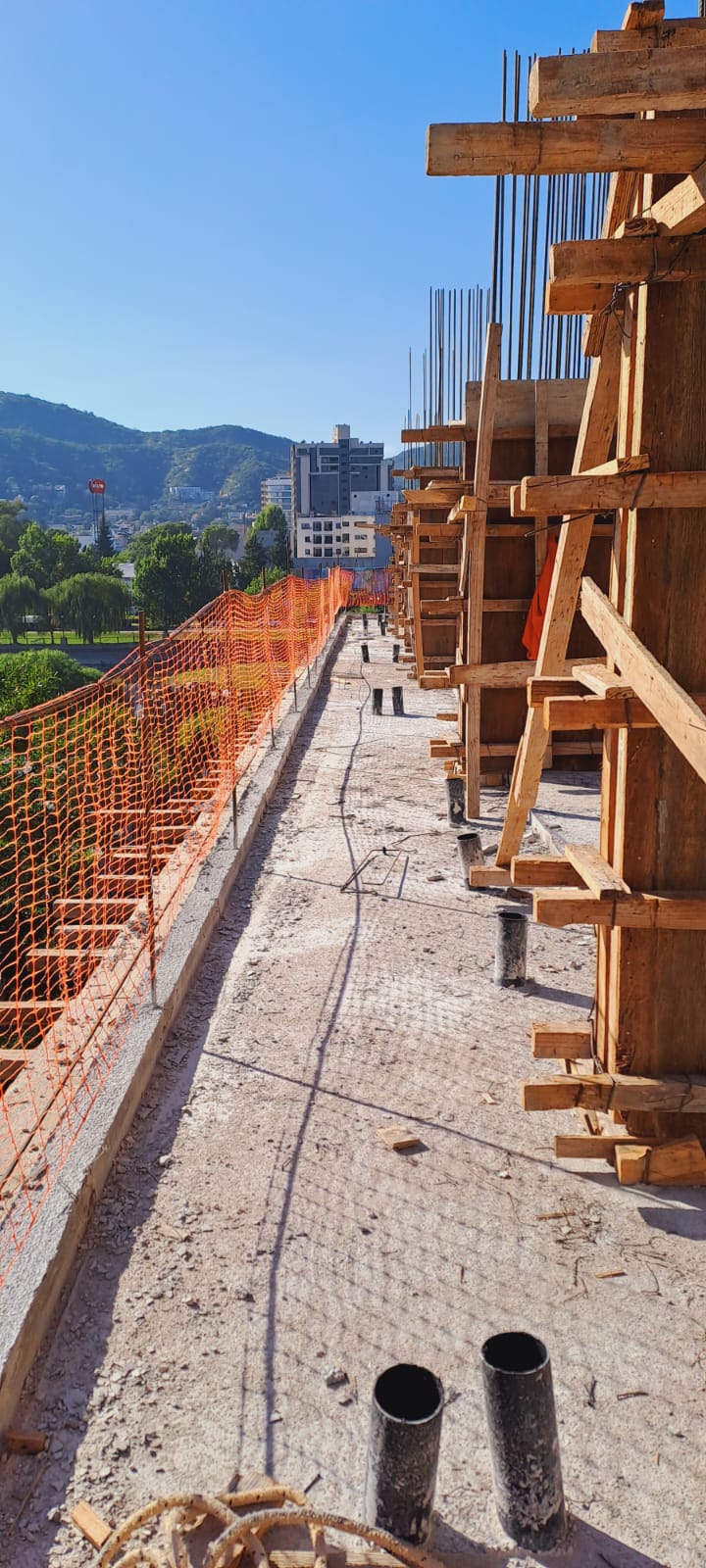 STEFANO V +10.000 m²