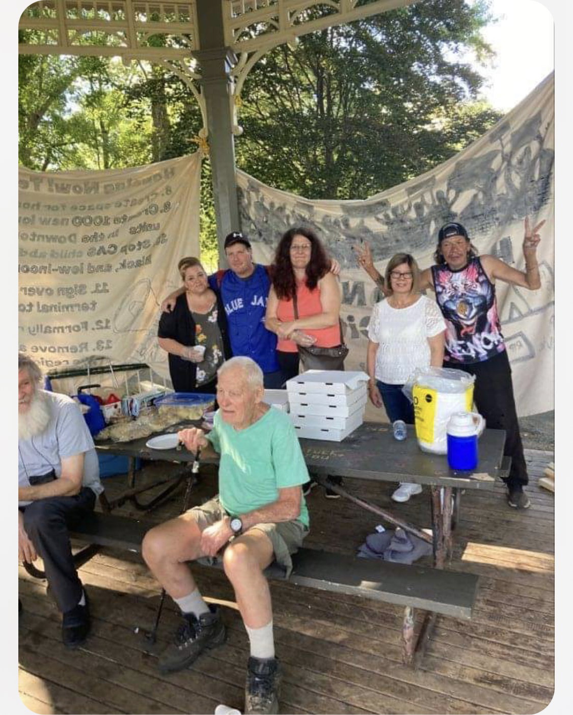Served  many hungry People in the Pavilion at Victoria Park.