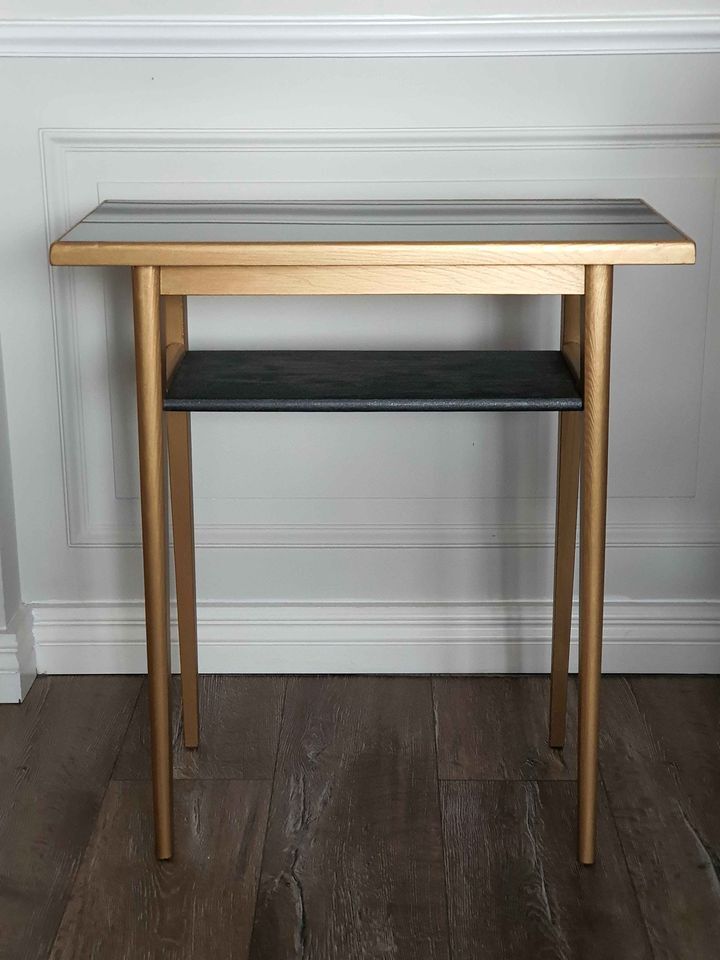 Stoliczek / Konsolka