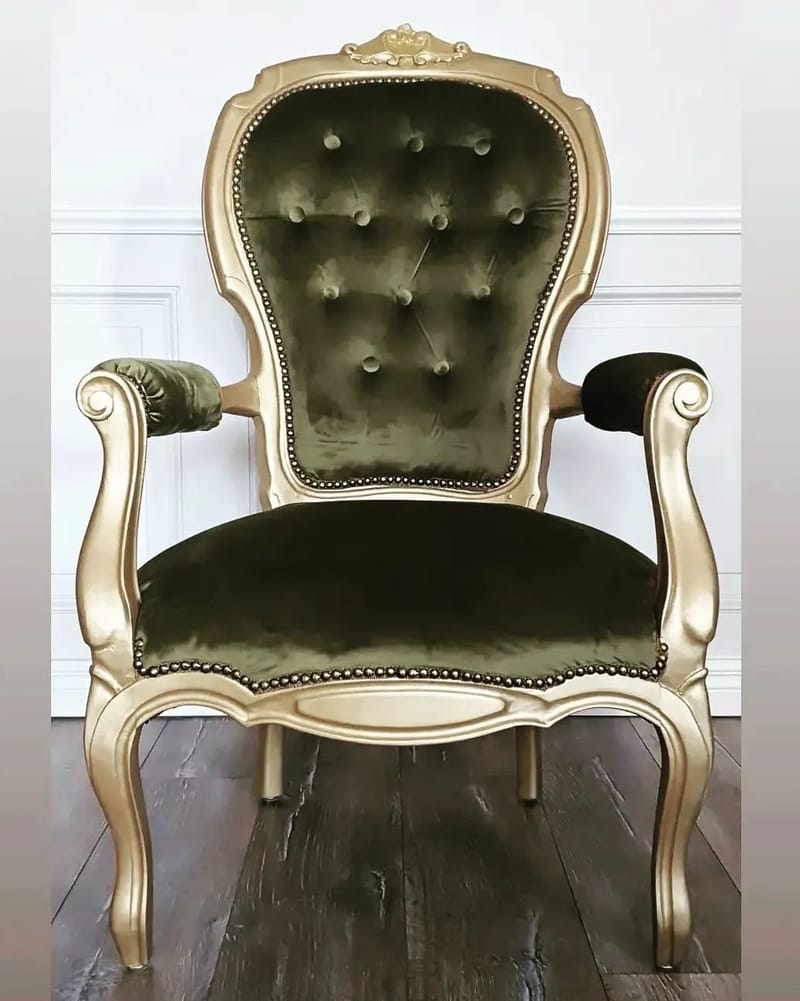 HRH Chair