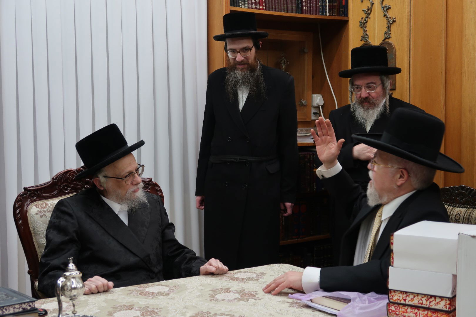 גלריה: סערט ויזניץ: הרה"ג רבי דניאל ביטון שליט"א בביקור בקו"פ