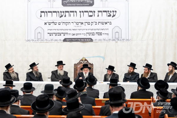 גלריה: עצרת מספד בביהמ"ד ויז'ניץ (מרכז) במאנסי על פטירת הרה"ח רבי בנימין ווערצבערגער ע"ה