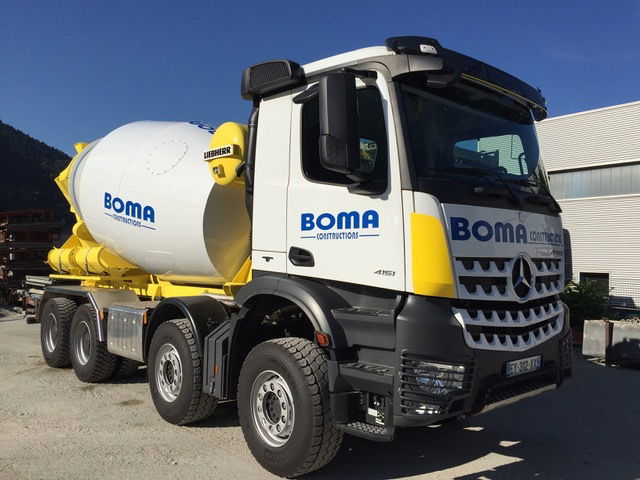 Camion 8 roues Mercedes