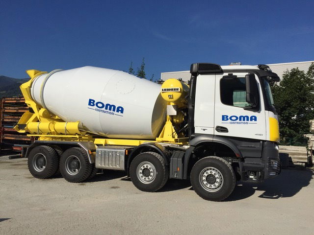 Camion 8 roues Mercedes