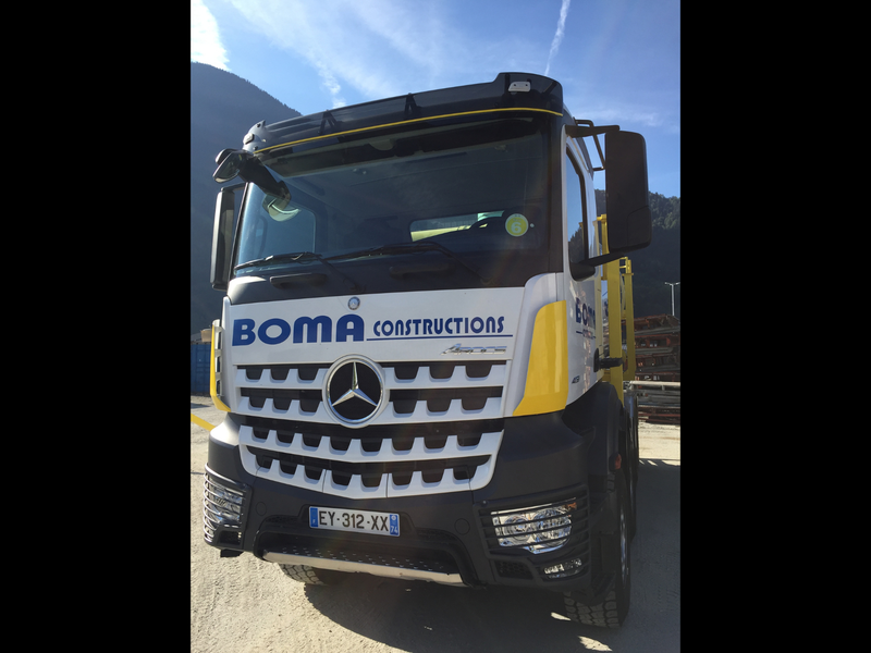 Camion 8 roues Mercedes