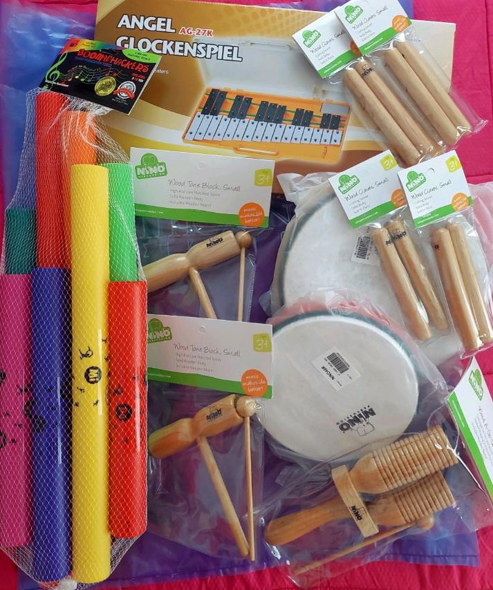 04.03.2023- Δωρεά μουσικών οργάνων  & Δωρεά οργάνων φυσικής για διενέργεια πειραμάτων του Συλλόγου στο 4ο Δημοτικό Σχολείο Χώρας Νάξου