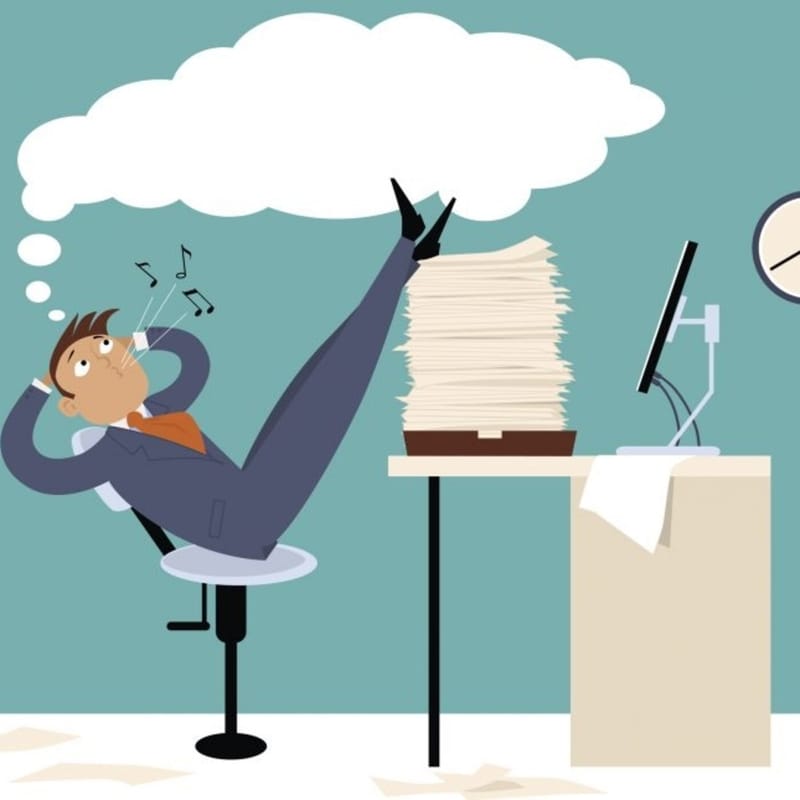 "Déjouer la Procrastination avec le sourire : 10 Astuces Amusantes pour Dompter "le Maître de la Remise à Plus Tard"