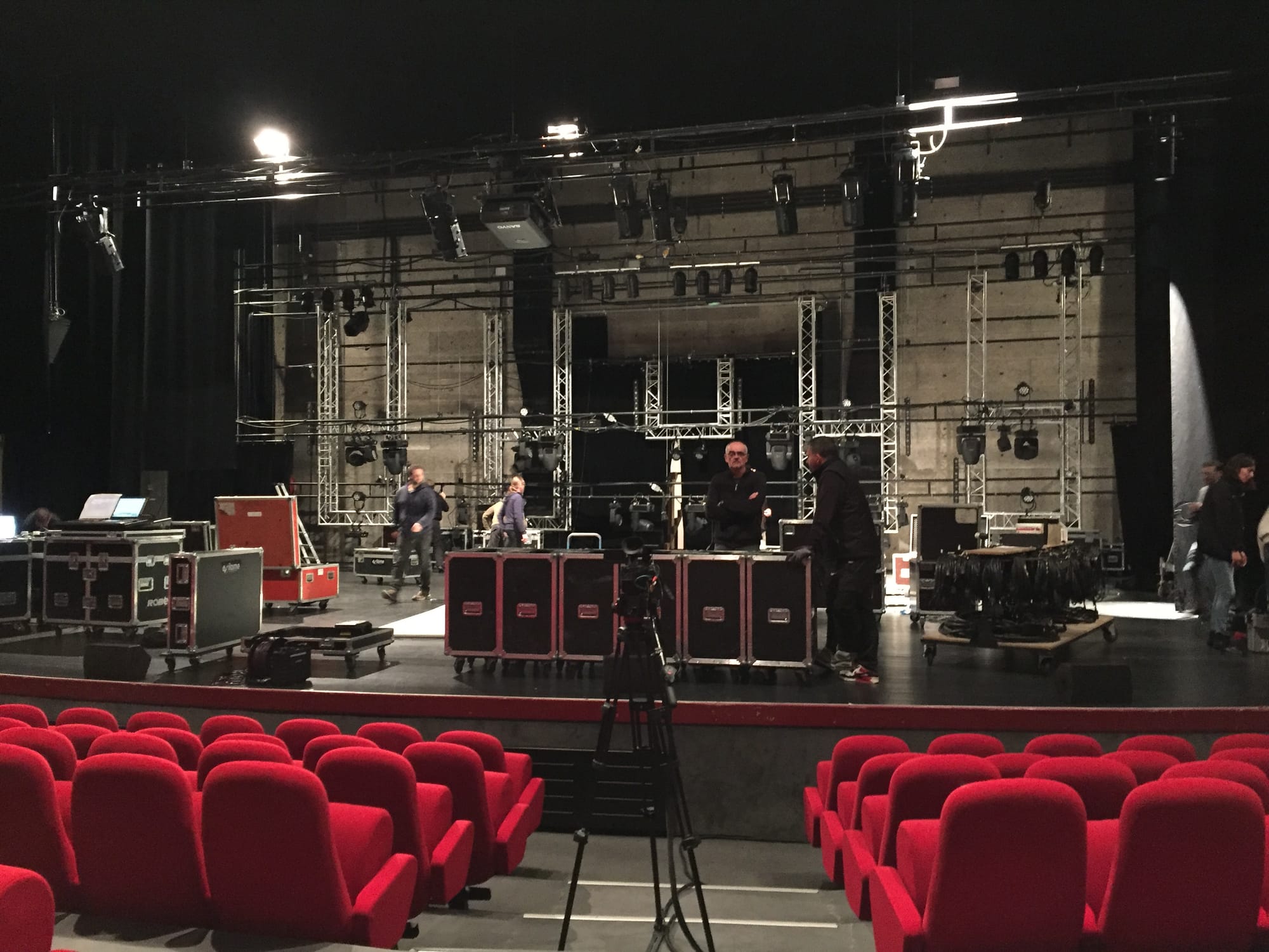 Préparation espace scénique