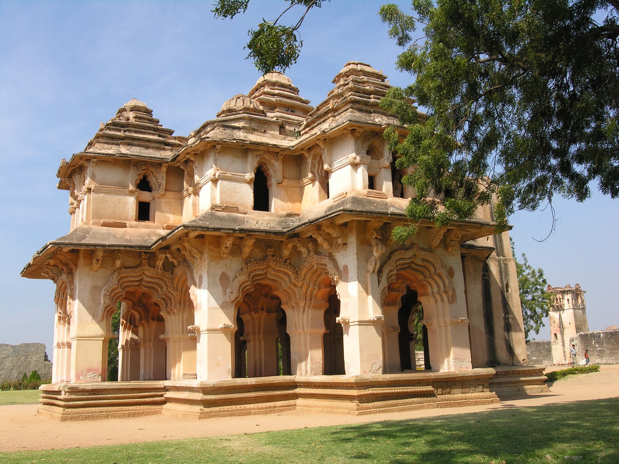 Hampi via Mumbai (Bombay)