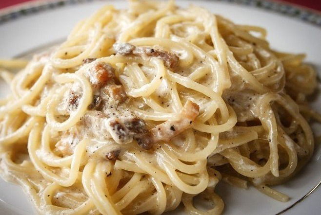 SPAGHETTI CARBONARA SOSEJ