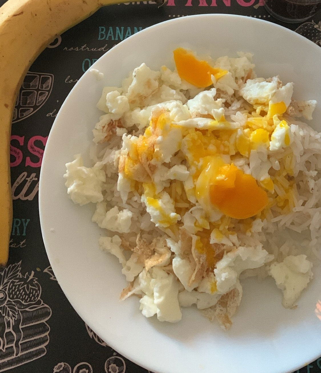 Riso con ova, olio, sale + banana
