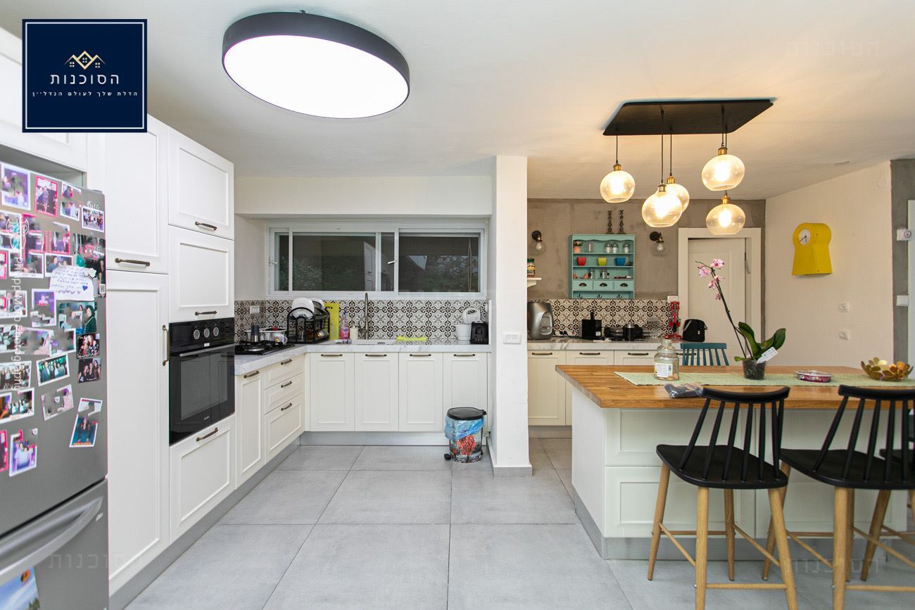 ישעיהו , כרמל צרפתי, חיפה