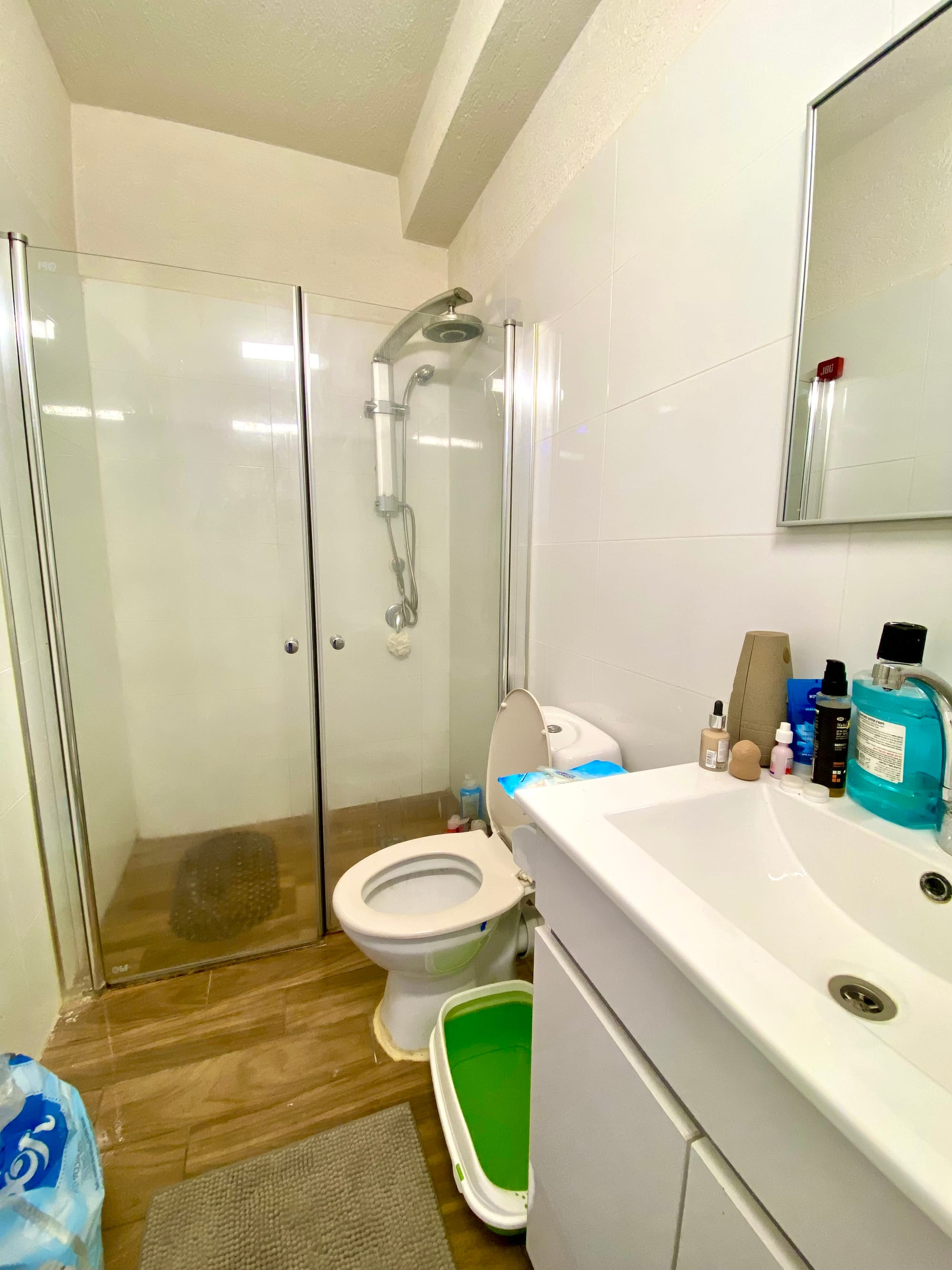 ( בקרבת הטכניון / המכללה לחינוך )  -שכירות עוברת!💸 -כ 90 מ״ר , 4.5 חדרים , קומה 1  -משופצת ברמה גבוהה , מחולקת ל 2 יחידות מניבות ! -מעל ל 5% תשואה !