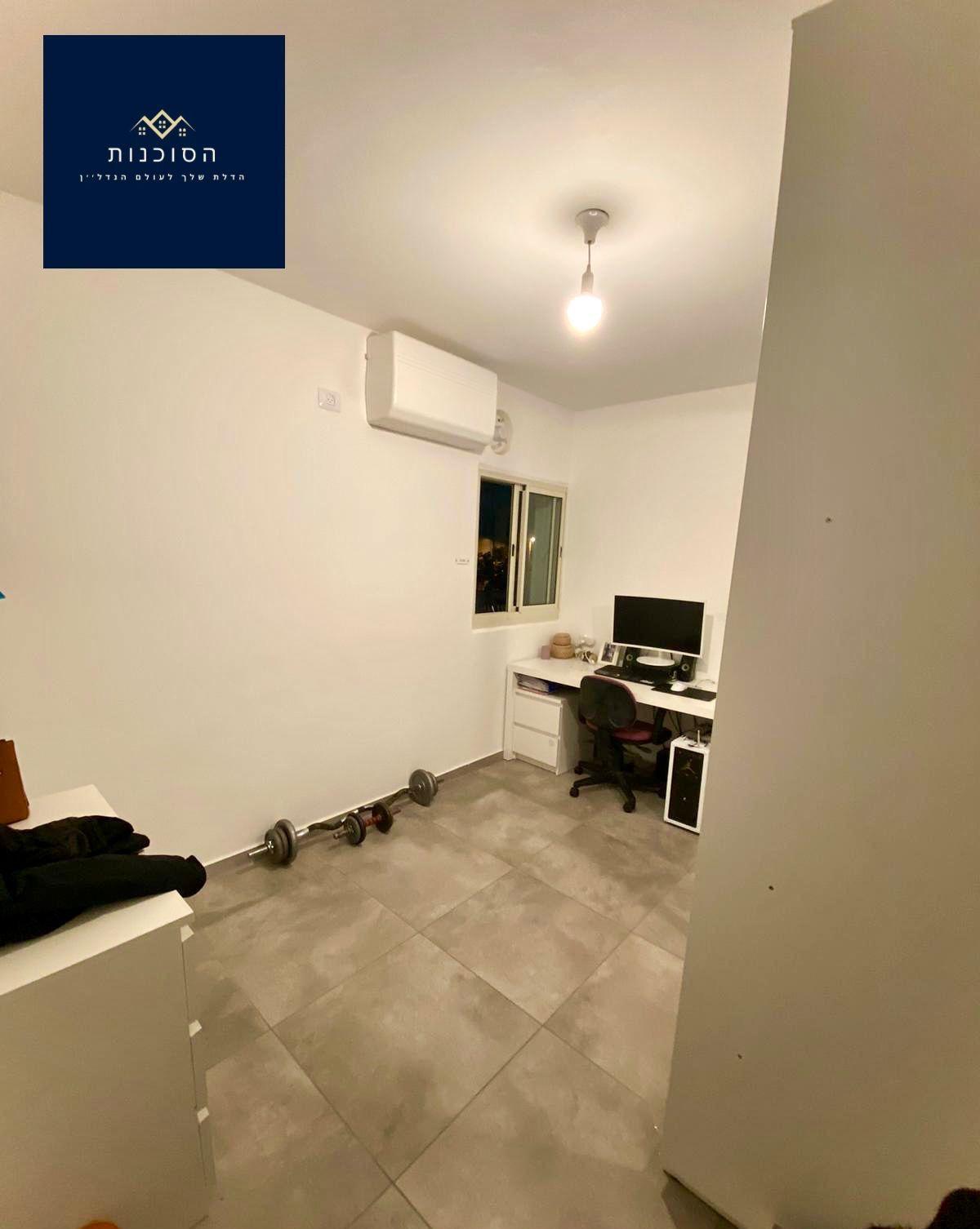  בנייה חדישה משנת 2020 | קומה 2 כ 60 מ״ר+12 מ״ר מרפסת שמש.  3 חדרים הכוללים יחידת הורים מפנקת | חניה בטאבו