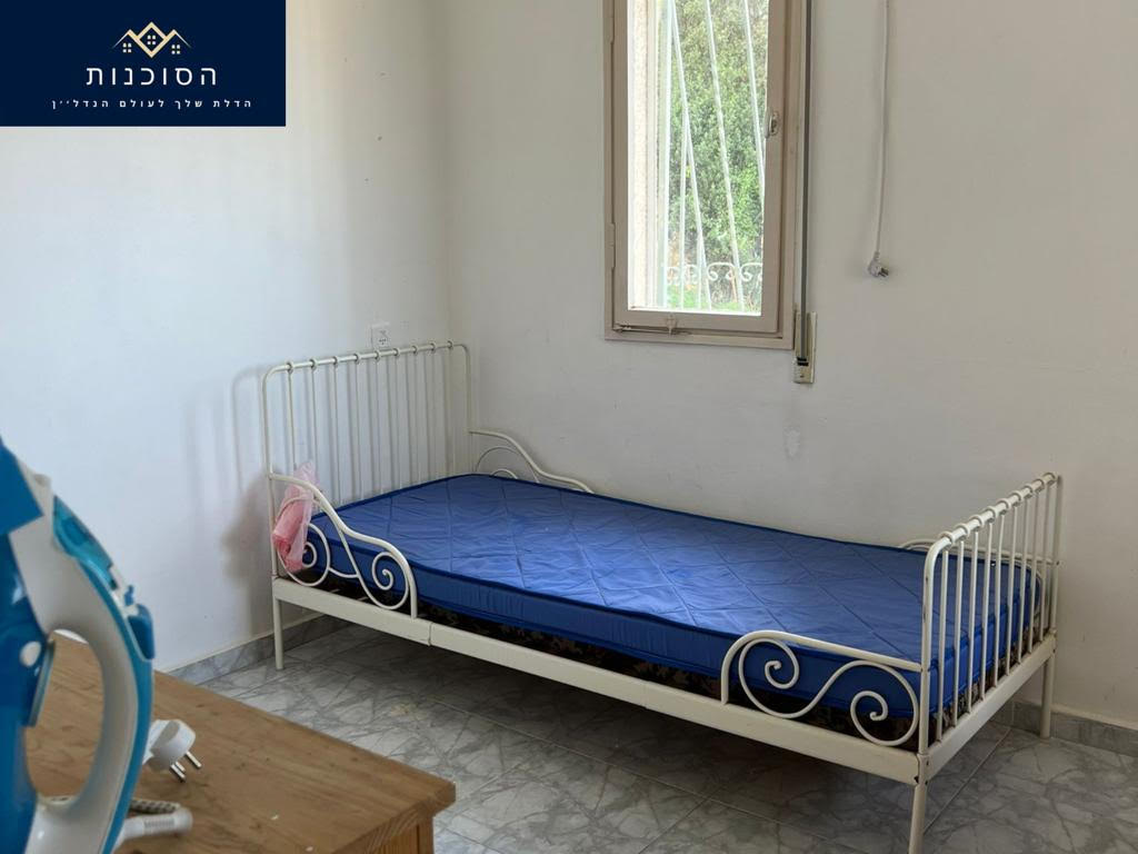 בלב העיר בקרבת בתי ספר, הגנים הבאהיים, גני ילדים במרחק קצר מהמושבה הגרמנית  