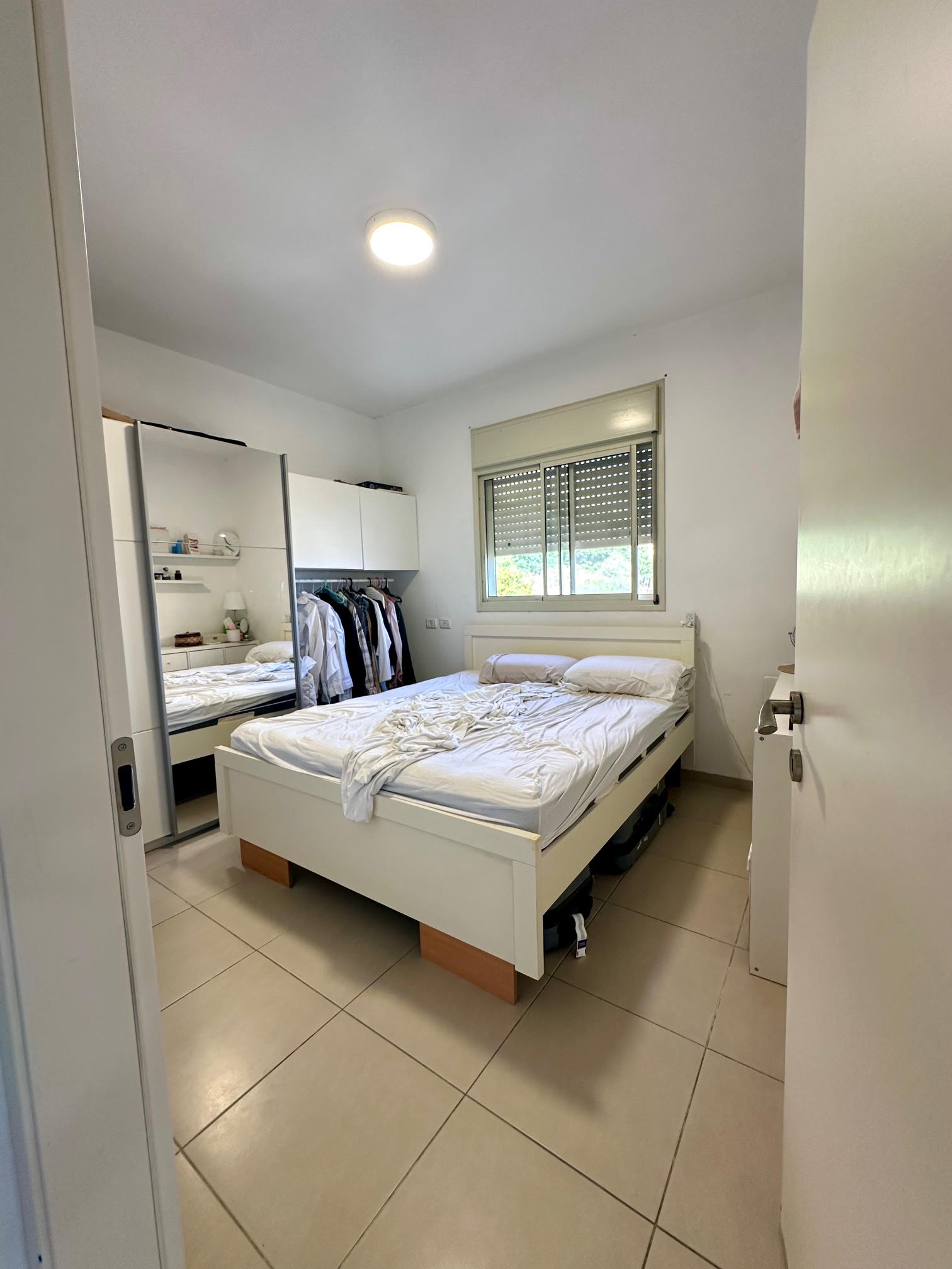 מעולה לזוג צעיר/משקיעים  בנייה חדישה | קומה 6 מתוך 8  כ 60 מ״ר+8 מ״ר מרפסת שמש  3 חדרים הכוללים ממ״ד ויחידת הורים מפנקת | חניה בטאבו ! 