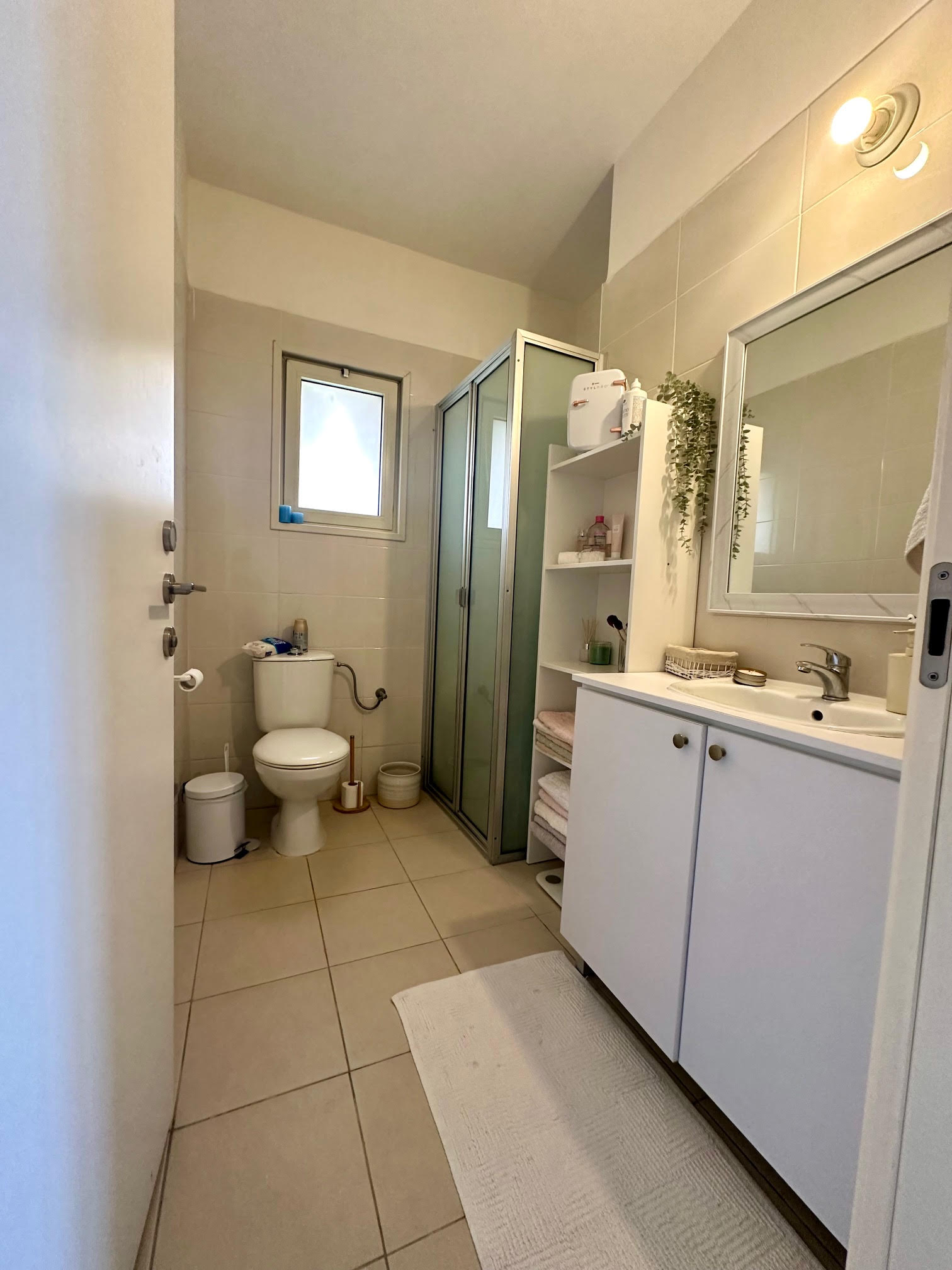 מעולה לזוג צעיר/משקיעים  בנייה חדישה | קומה 6 מתוך 8  כ 60 מ״ר+8 מ״ר מרפסת שמש  3 חדרים הכוללים ממ״ד ויחידת הורים מפנקת | חניה בטאבו ! 