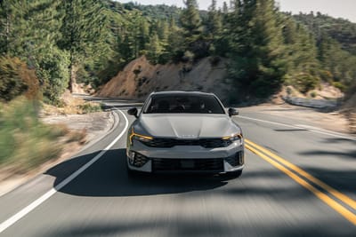 2025 Kia K5: Redefining Midsize Sedan Excellence with Design Innovations and Advanced Features