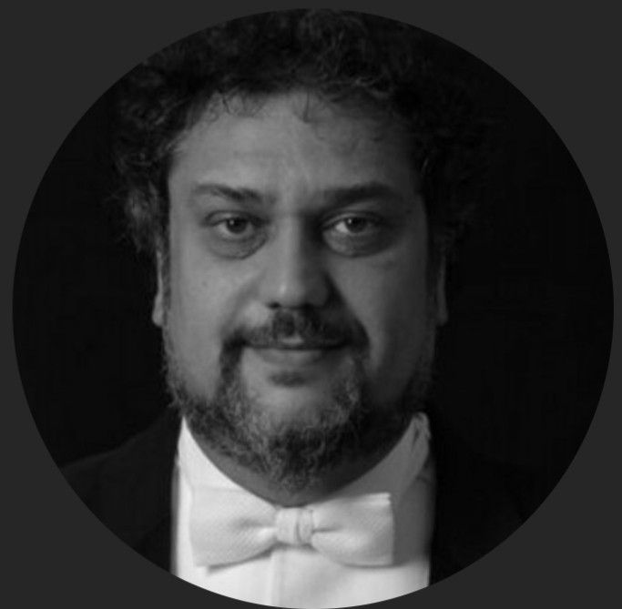 Mtro. Orhan Salliel (Turkia)