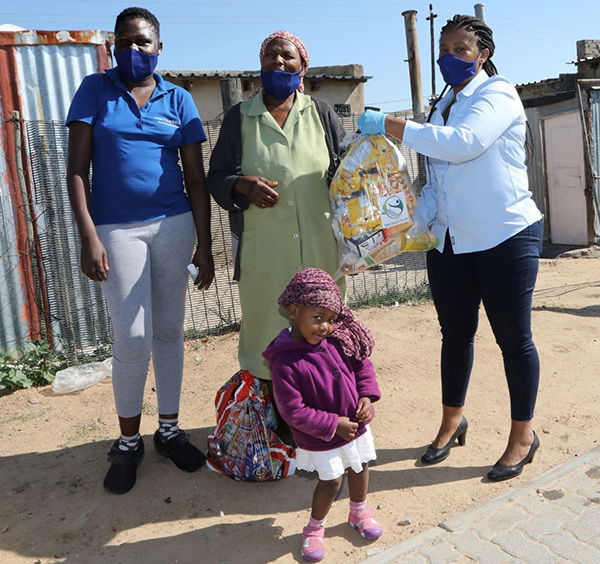 Engen retailers support 4 000 Diepsloot families with food hampers.