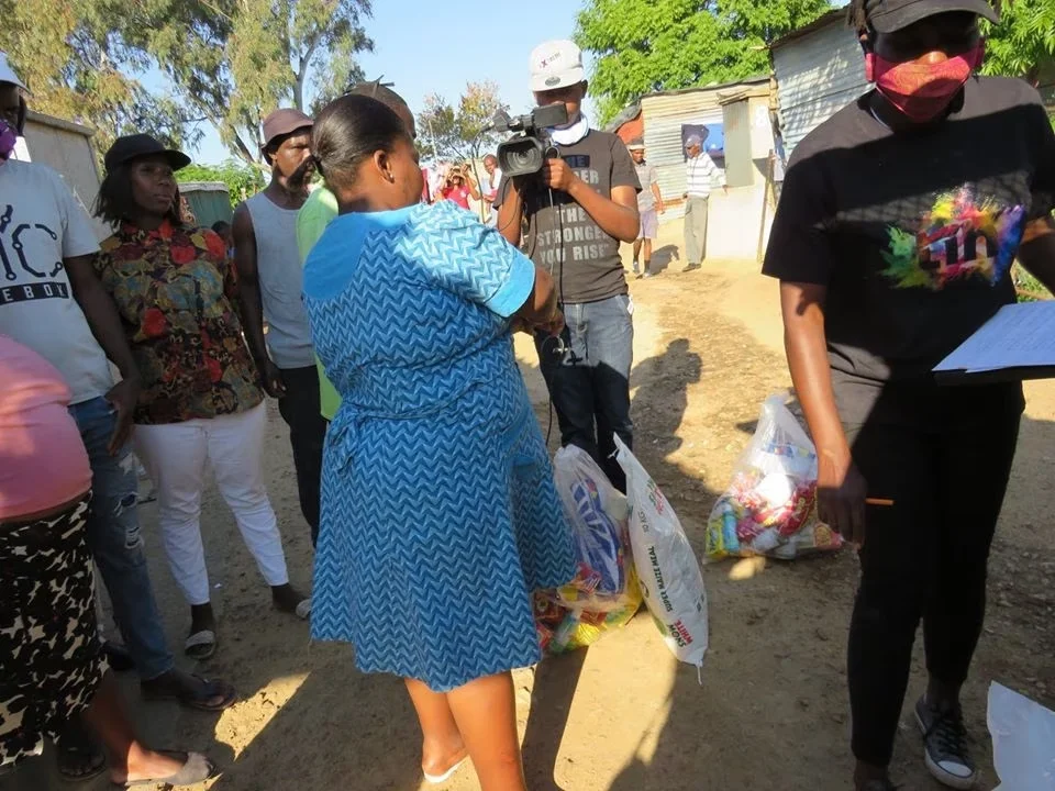 Food parcels distribution in Diepsloot.