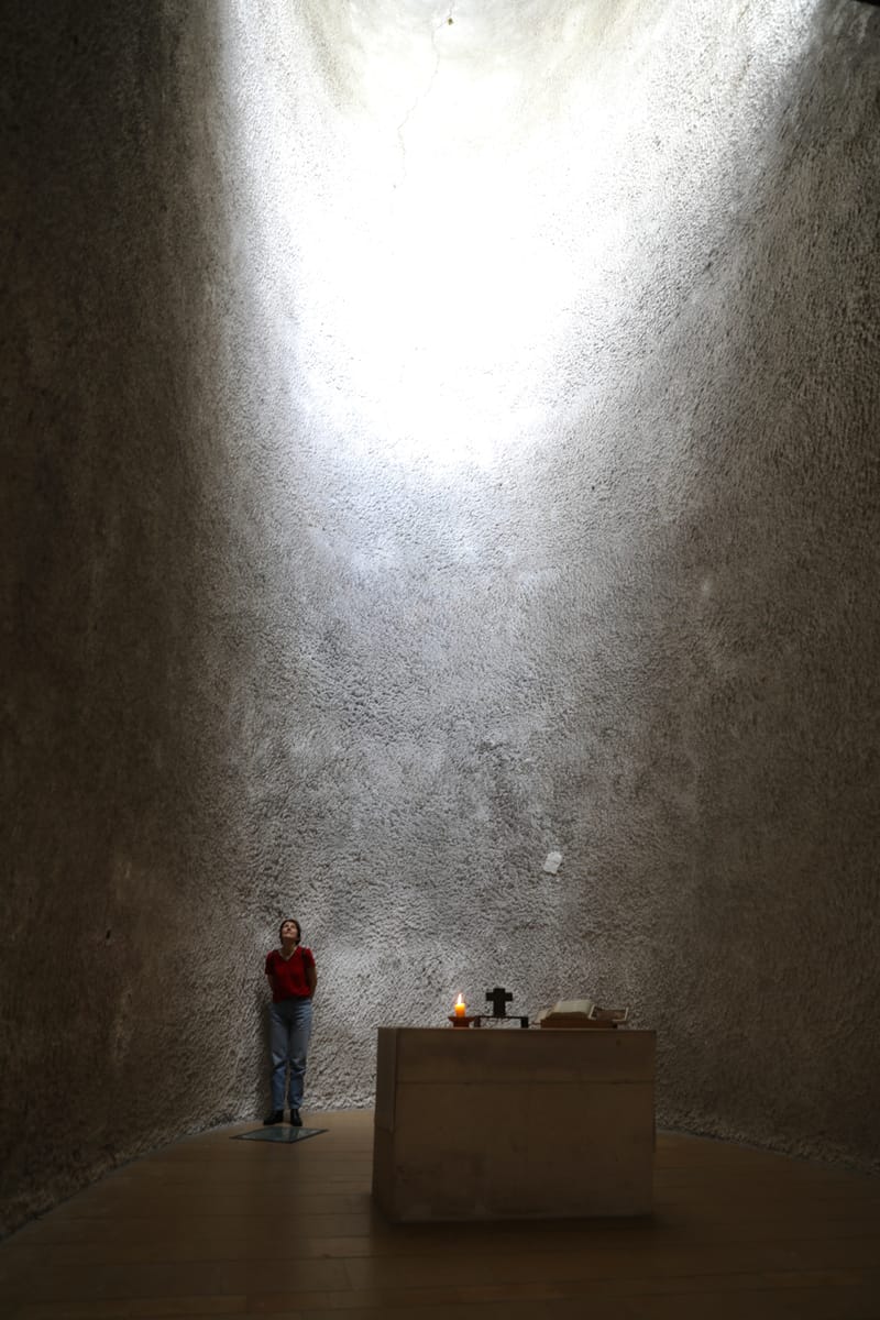 1. VOSGES : Ronchamp, Chapelle Notre Dame du Haut (Le Corbusier)