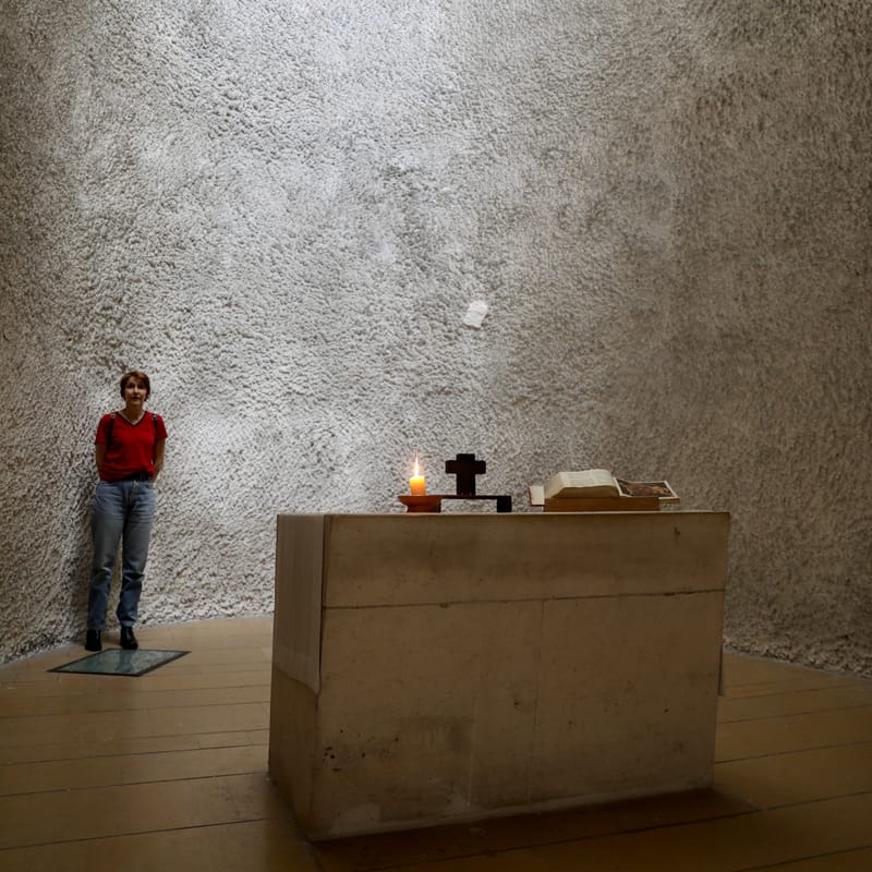 1. VOSGES : Ronchamp, Chapelle Notre Dame du Haut (Le Corbusier)