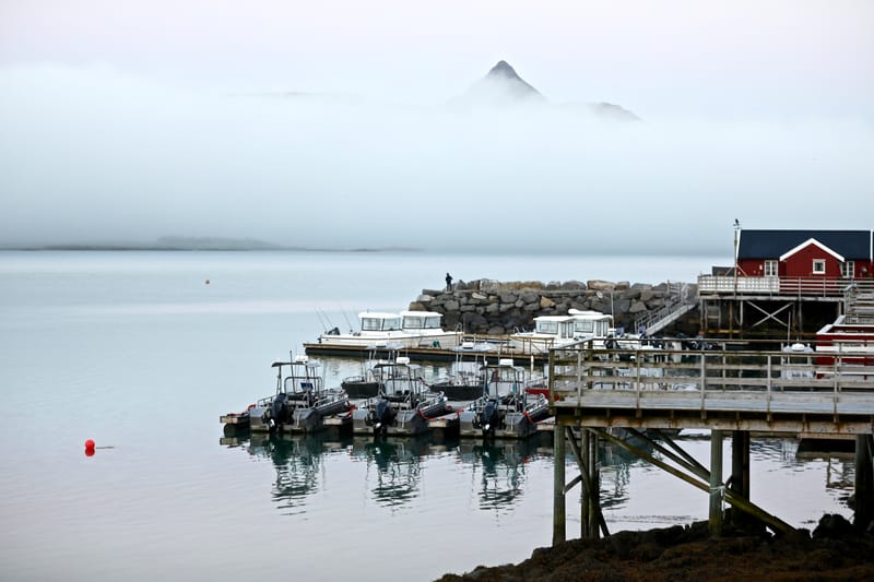 1. Iles Lofoten 1 : Uttakleiv, Reine, Ballstad (HRZ)