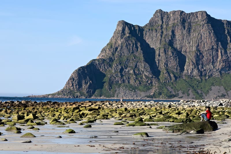 1. Iles Lofoten 1 : Uttakleiv, Reine, Ballstad (HRZ)