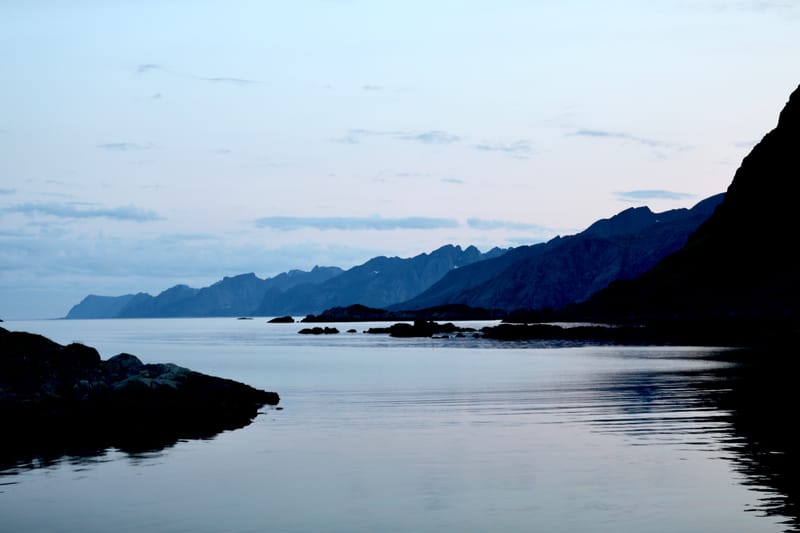 1. Iles Lofoten 1 : Uttakleiv, Reine, Ballstad (HRZ)