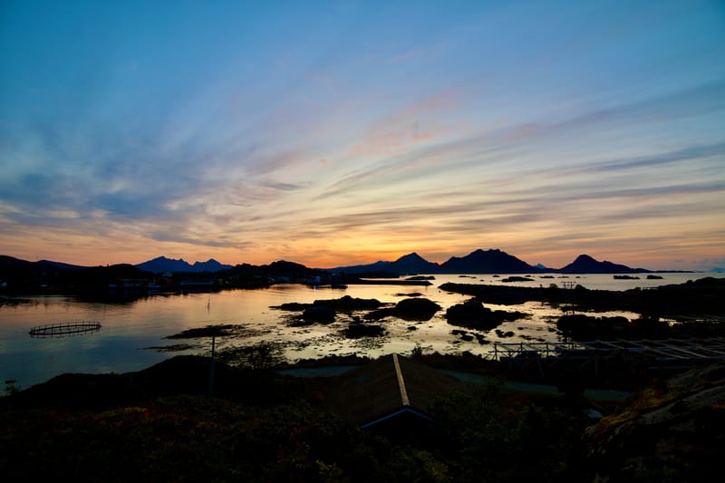 1. Iles Lofoten 1 : Uttakleiv, Reine, Ballstad (HRZ)