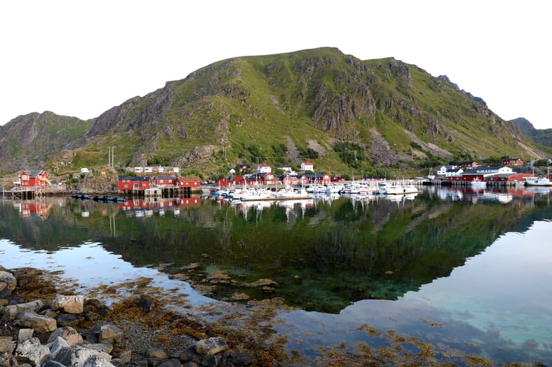 1. Iles Lofoten 1 : Uttakleiv, Reine, Ballstad (HRZ)