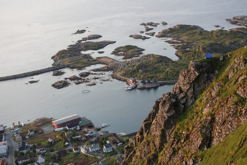 1. Iles Lofoten 1 : Uttakleiv, Reine, Ballstad (HRZ)